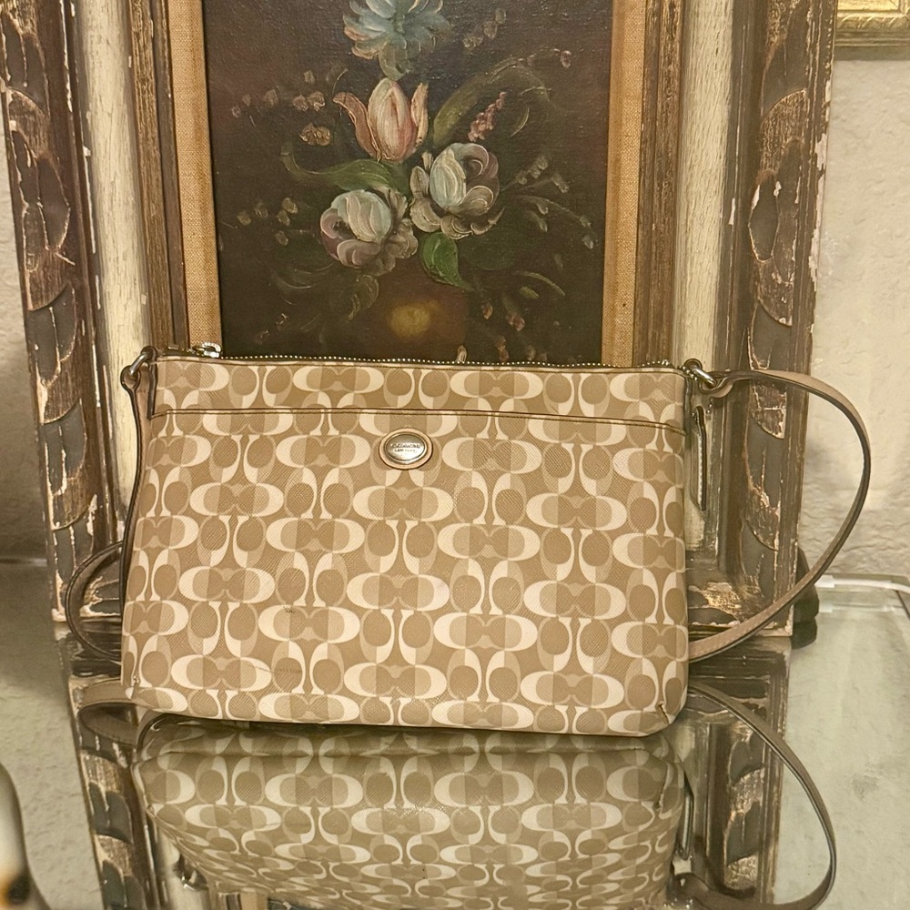 Vintage Y2K Coach Peyton Dream C Beige Tan Khaki Signature Crossbody